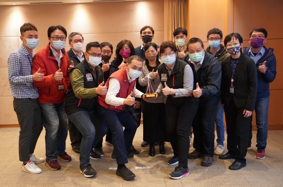 新店寶高智慧園區獲金質獎特優 獻獎給市長侯友宜