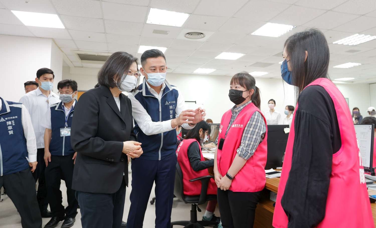 蔡英文總統視察新竹居家照護關懷中心