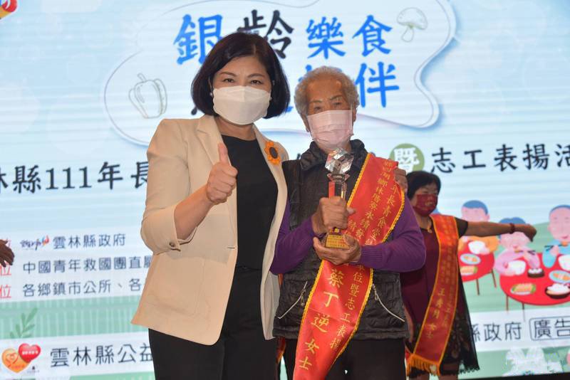 雲林長青食堂九十二歲老志工 活到老奉獻到老