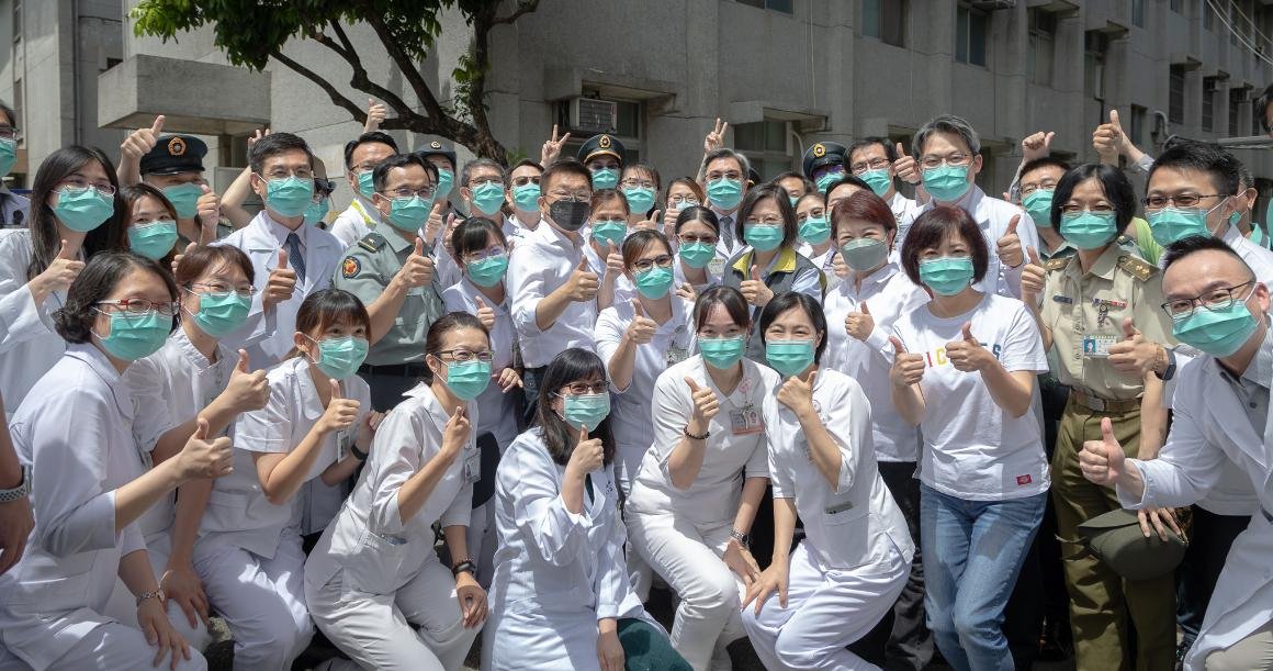 蔡英文總統視察國軍台中總醫院 感謝醫護辛勞