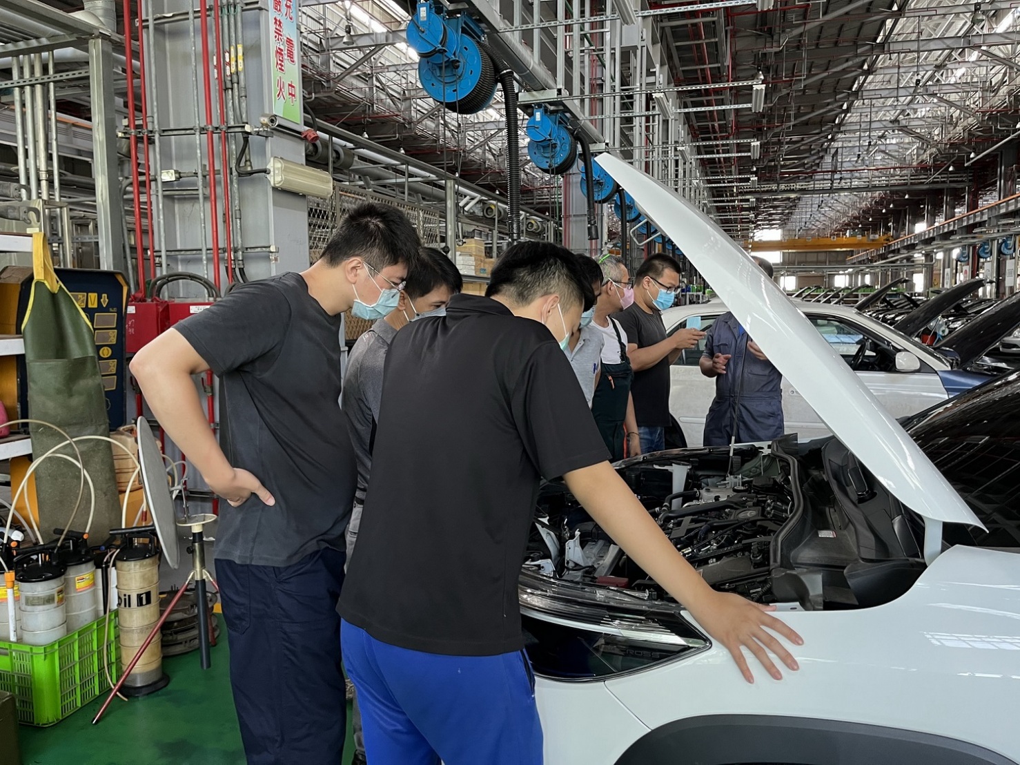 高市攜手汽車服務大廠 助職訓學員佈局油電車修護市場