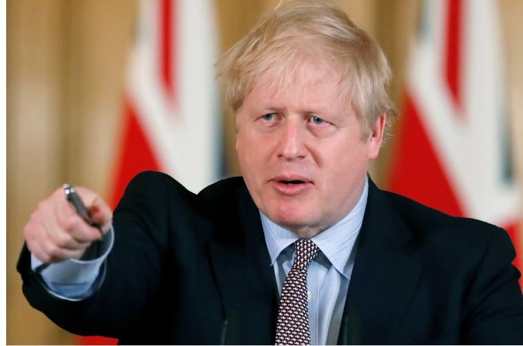 政府官員逼宮 強生辭首相與黨魁 請求首相職位留任到秋天