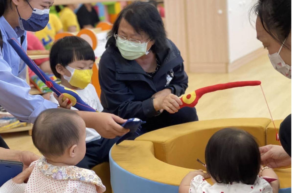 高雄市準公托育補助加碼 送托月領一萬五百元