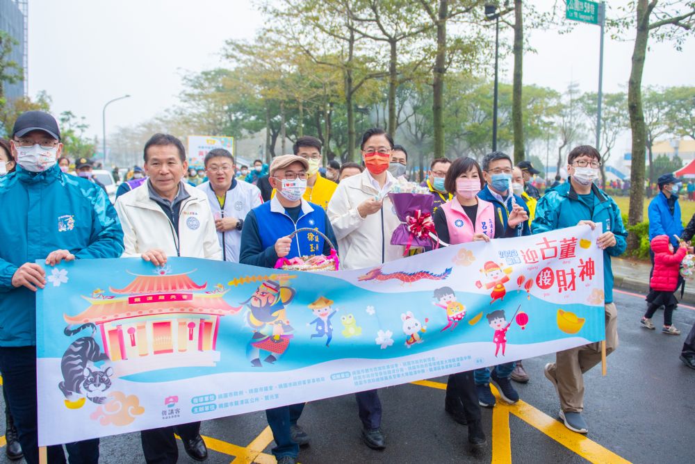 桃園龍潭迎古董踩街熱鬧起走 張善政祝福市民元宵節快樂