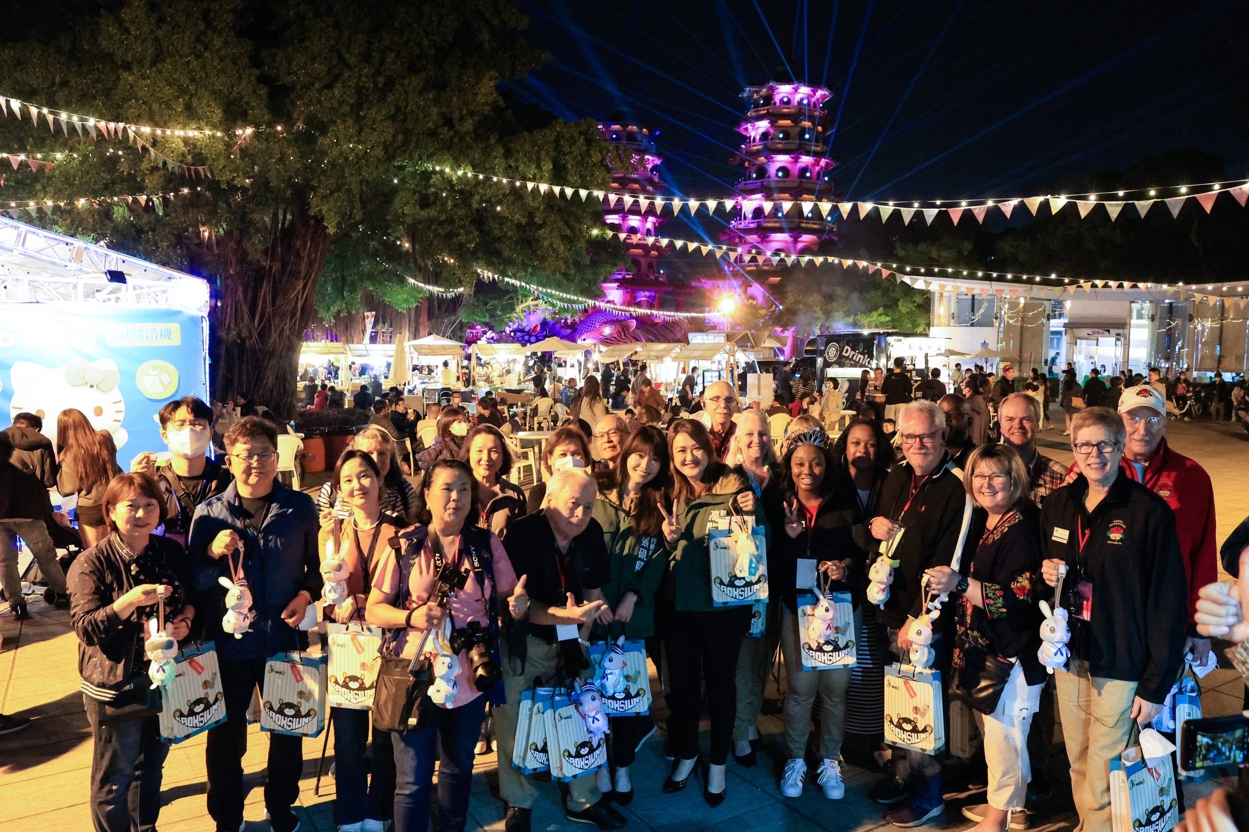 後疫高雄國際觀光大進擊 邀四姊妹市組團朝聖蓮潭燈會