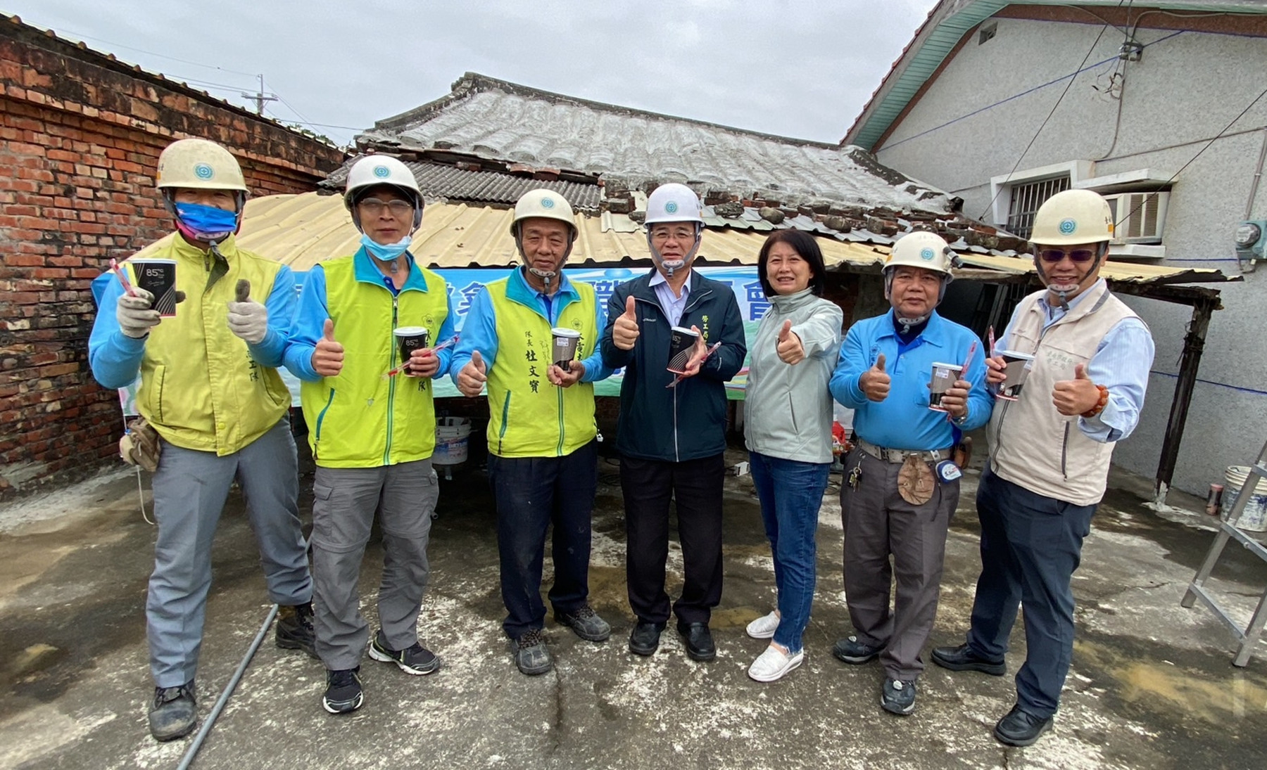 做工行善團二二八連假修繕不停歇 台南市長夫人慰勞志工