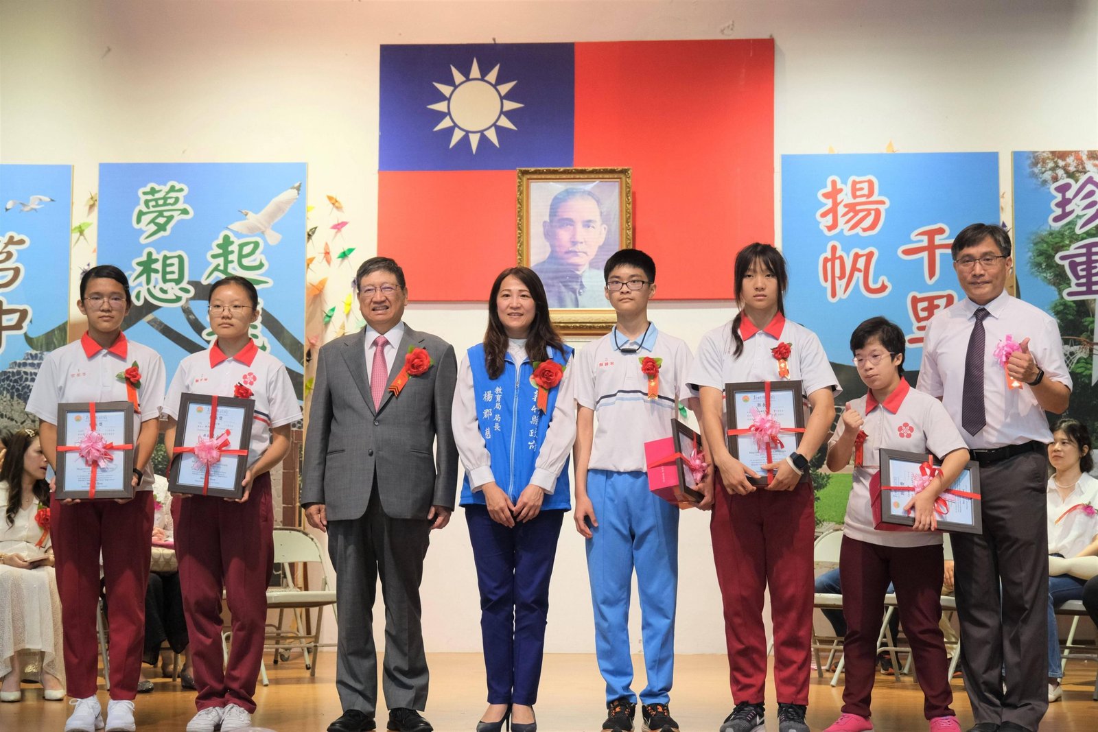 新竹芎林國中畢典 楊文科到場祝福肯定學校表現亮眼