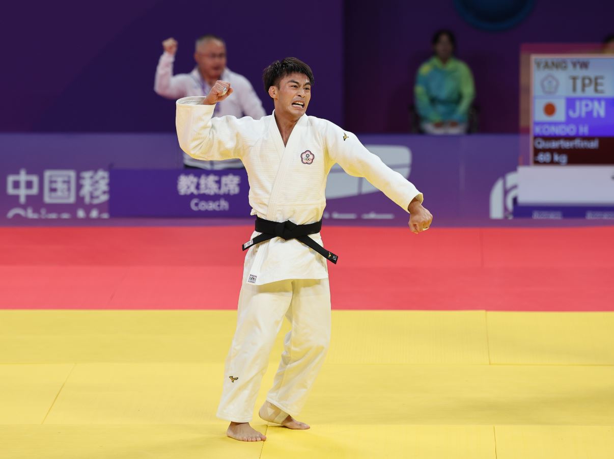 柔道男神楊勇緯奪亞運首金 中市獎金加碼至100萬