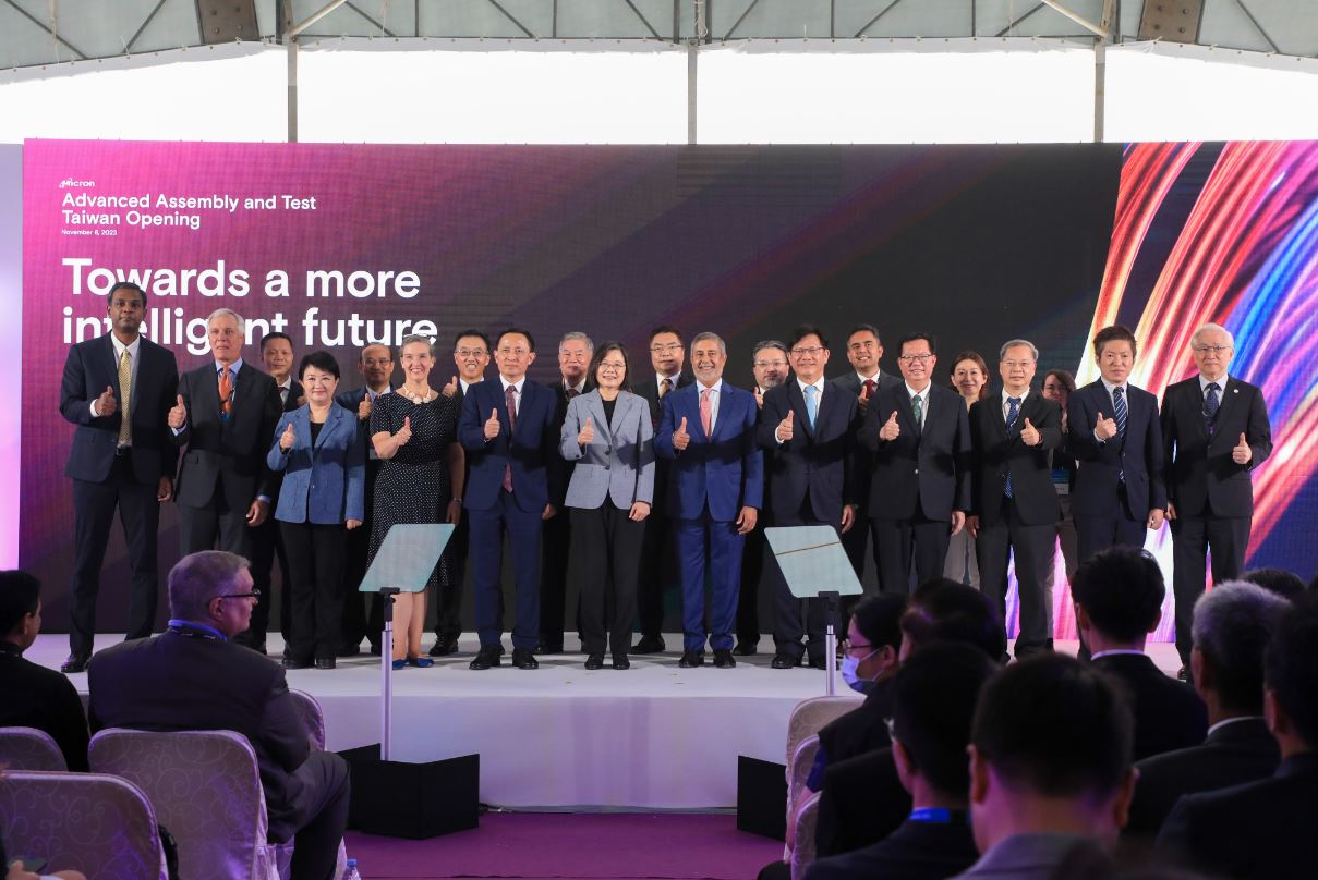 蔡英文、盧秀燕出席美光「台中四廠」開幕啟用