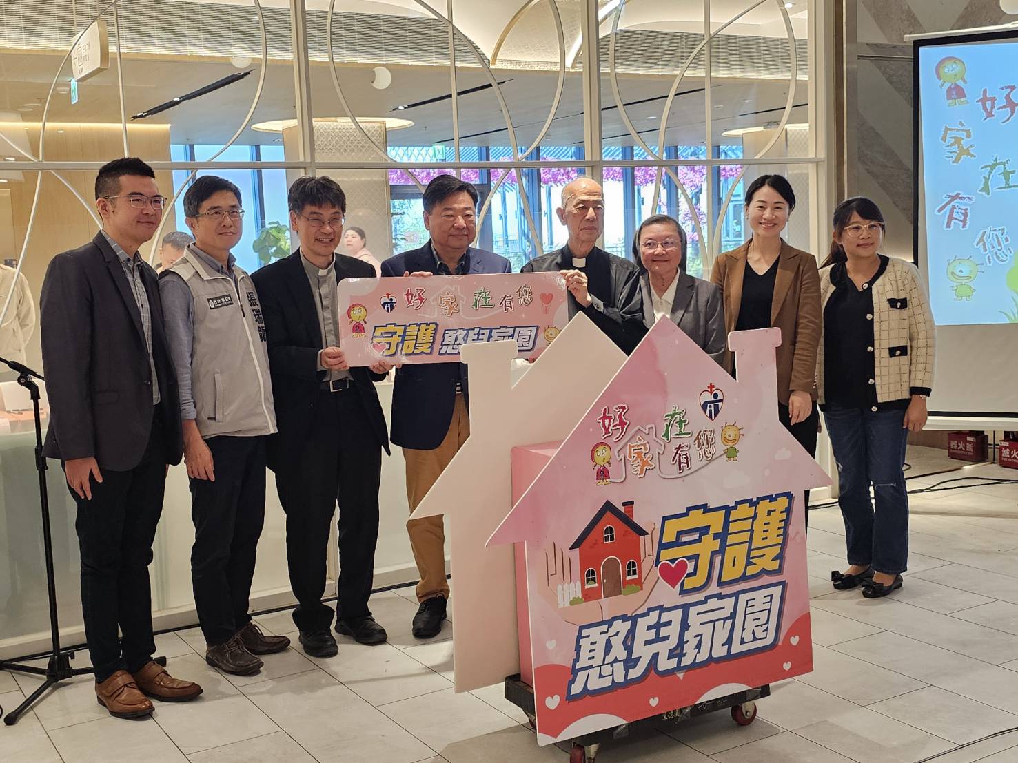 維護憨兒健康 饗賓捐千張餐券義助華光愛心勸募