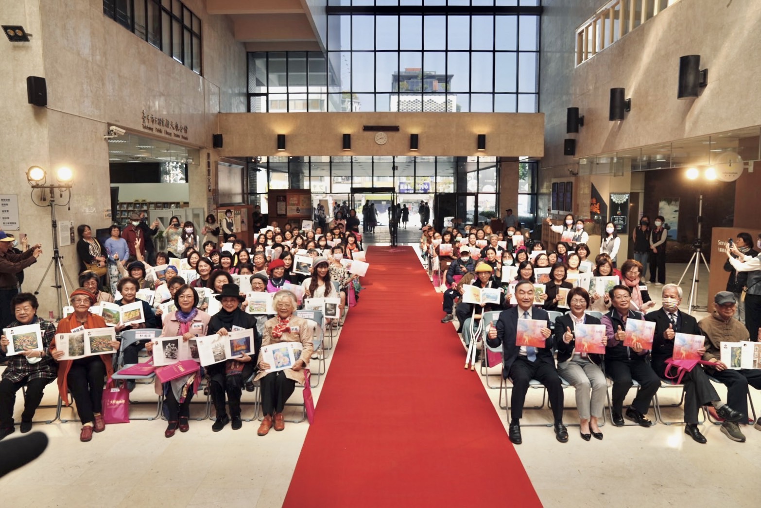 中市女性藝術家邀請展 127位展出多元媒材精采創作