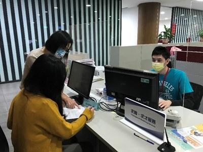 歡慶台中人口將破285萬人 勞工局求職求才登記贈小禮品