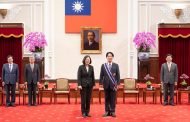 贈勳執政團隊夥伴 蔡英文感謝一起留下「世界的台灣」