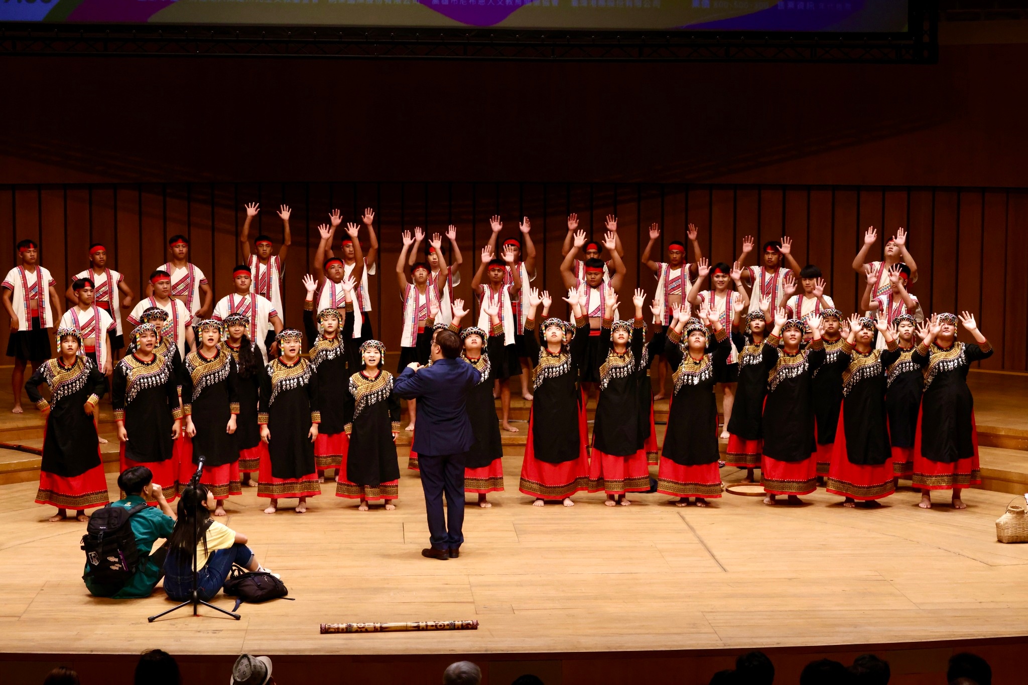 清景麟集團助「尼布恩合唱團」唱進紐西蘭世界大賽