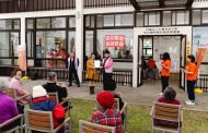 中台科大謙和賀日照中心辦長輩美妝攝影體驗 歡樂又溫馨