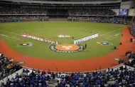 長榮航空擔任「WBC資格賽」官方指定航空 總經理孫嘉明開球