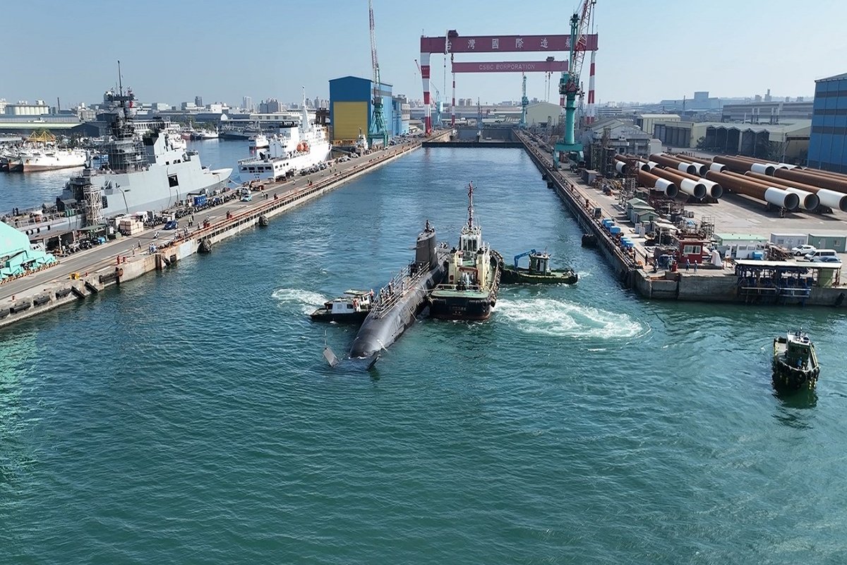 潛艦國造原型艦「海鯤軍艦」完成傾側試驗及準潛航試驗