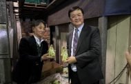 高雄副市長羅達生 拜訪世界第一大鳳梨供應商