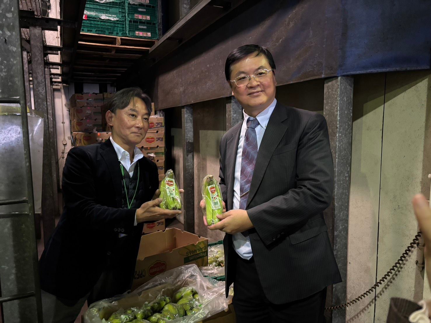 高雄副市長羅達生 拜訪世界第一大鳳梨供應商
