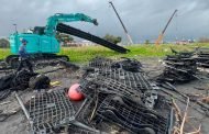光電浮台、滯洪池光電板未清完 能源署︰天候不穩影響清理進度