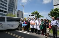 感謝母校栽培 高雄醫學大學校友總會理事長邱良進捐7醫療車助高醫救人