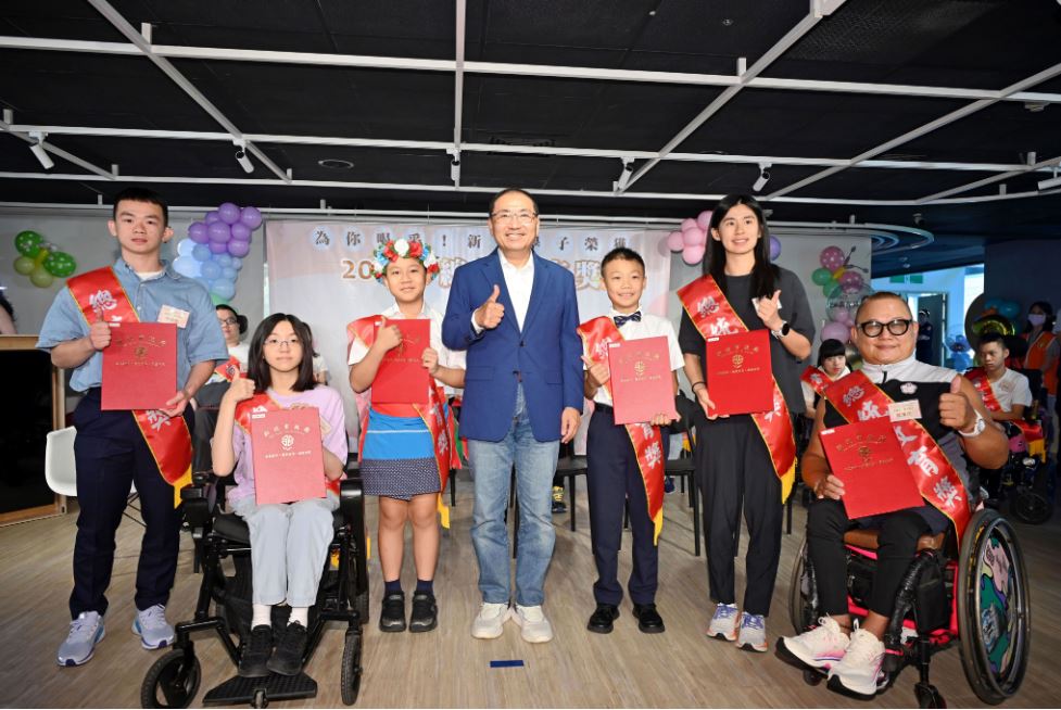 表揚新北總統教育獎學子 侯友宜：以堅毅精神照亮人生