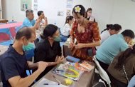 移民署多元文化課程不「柬」單 手作花環展現創意
