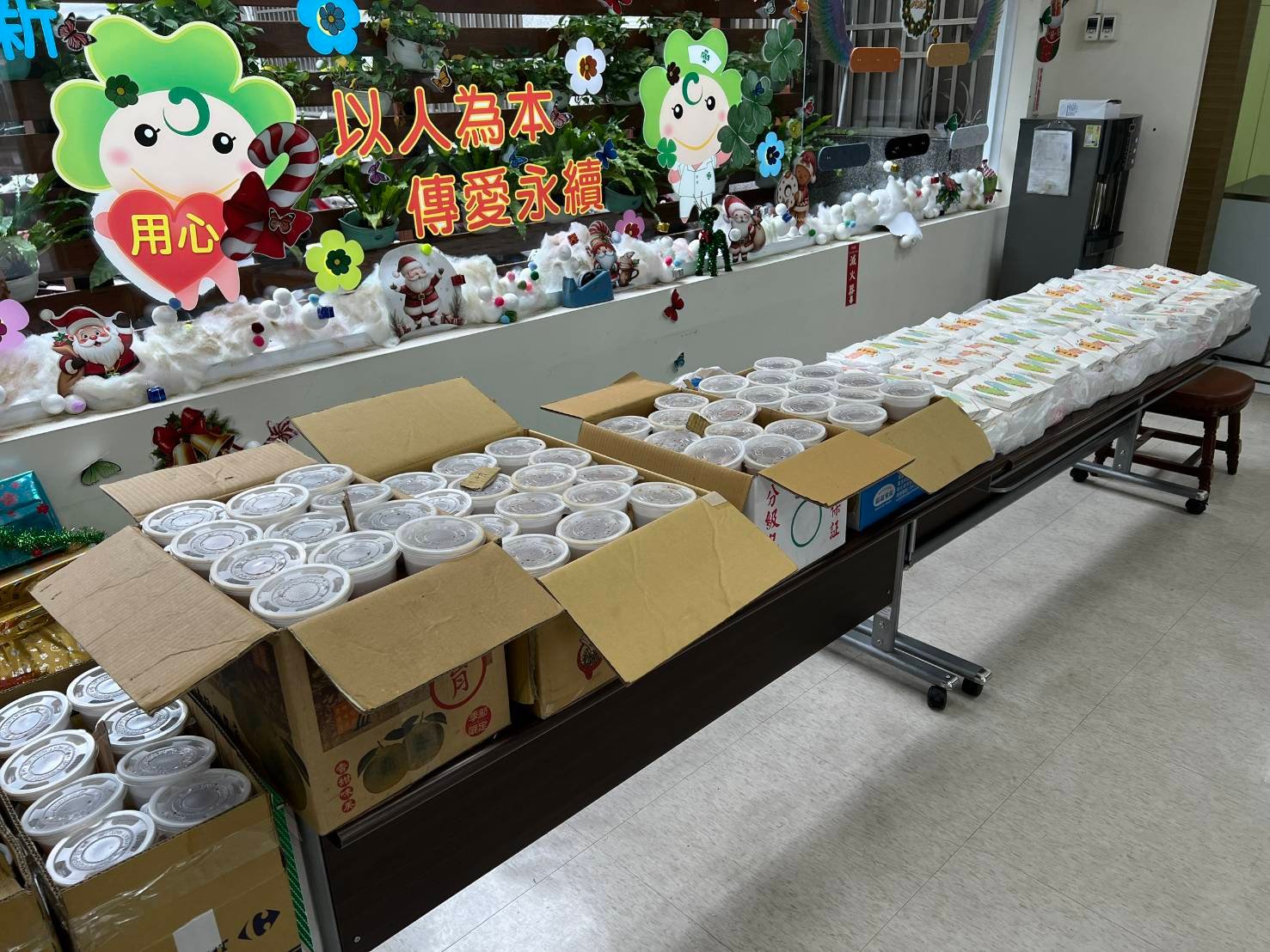 高雄市立醫院為冬至應景 準備湯圓與米糕分送員工