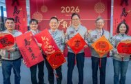 張善政玩諧音哏：明仔載愈好 「馬載祿厚、馬吉來」 春聯亮相