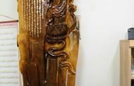 高雄分署拍賣會 金絲楠木雕刻的觀音心經佛像震撼登場