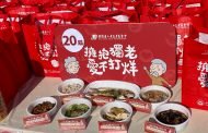 老五老年前送暖 現煮年菜陪千位獨居長輩過好年