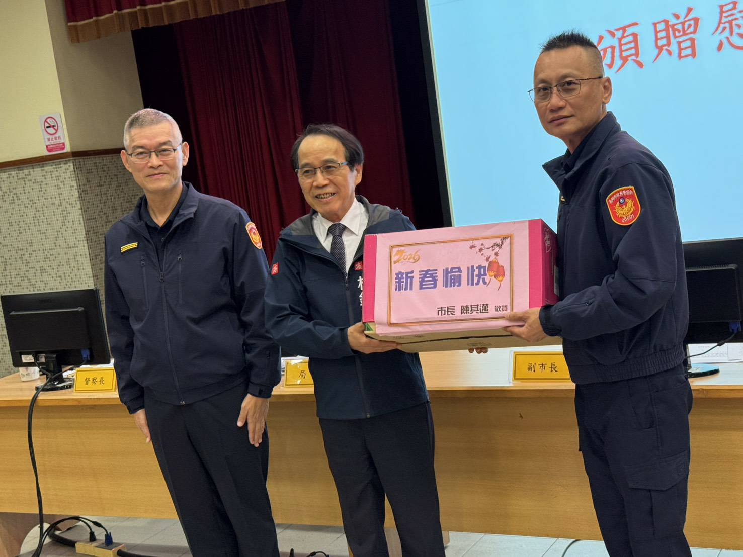 加強重要節日安全維護工作 高市擴大臨檢及路檢勤 市民安心、快樂過好年