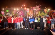 苗栗元宵𪹚龍之夜 龍陣被鞭炮瘋狂炮炸