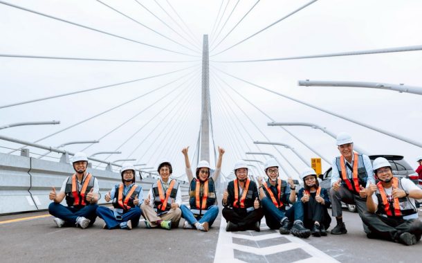 高雄市議長康裕成北上考察淡江大橋 借鏡擘劃高雄百年交通藍圖
