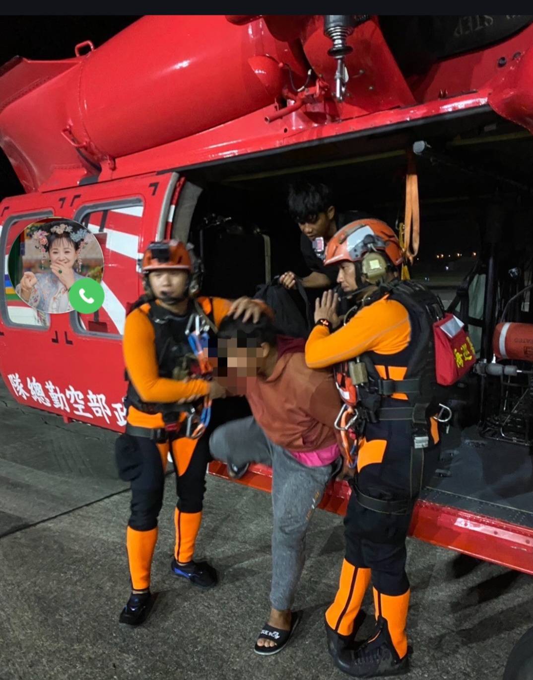 外籍漁工作業受傷 海巡海空聯勤吊掛送醫