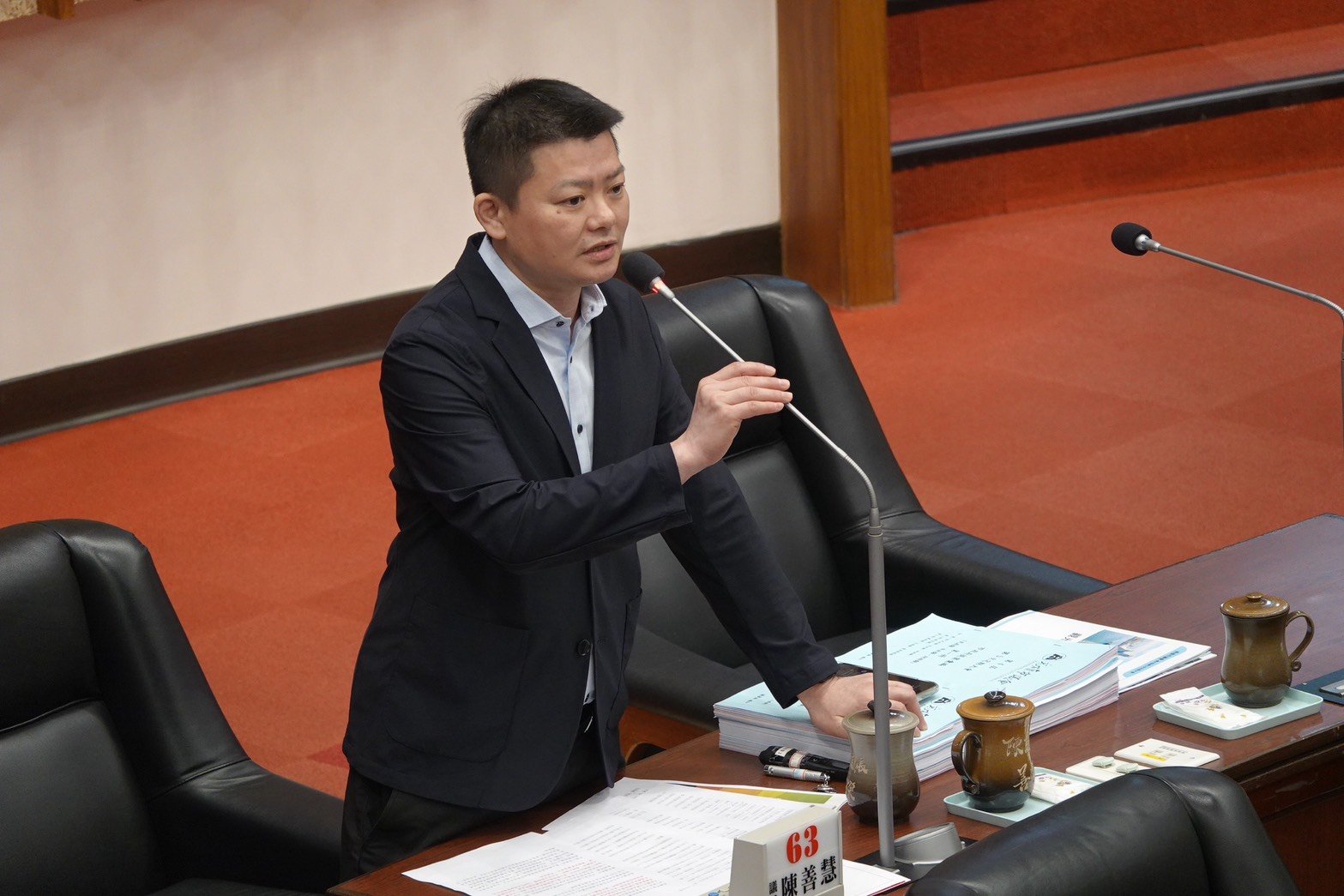 長輩持敬老卡搭計程車就醫優惠 曾俊傑質疑「看得到，吃不到」