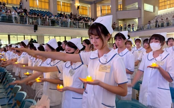 輔英科大護理生加冠導光典禮  453位白衣天使正式啟航