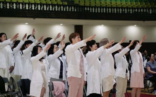 肩負守護健康使命 輔英科大保健營養系學生加袍授證