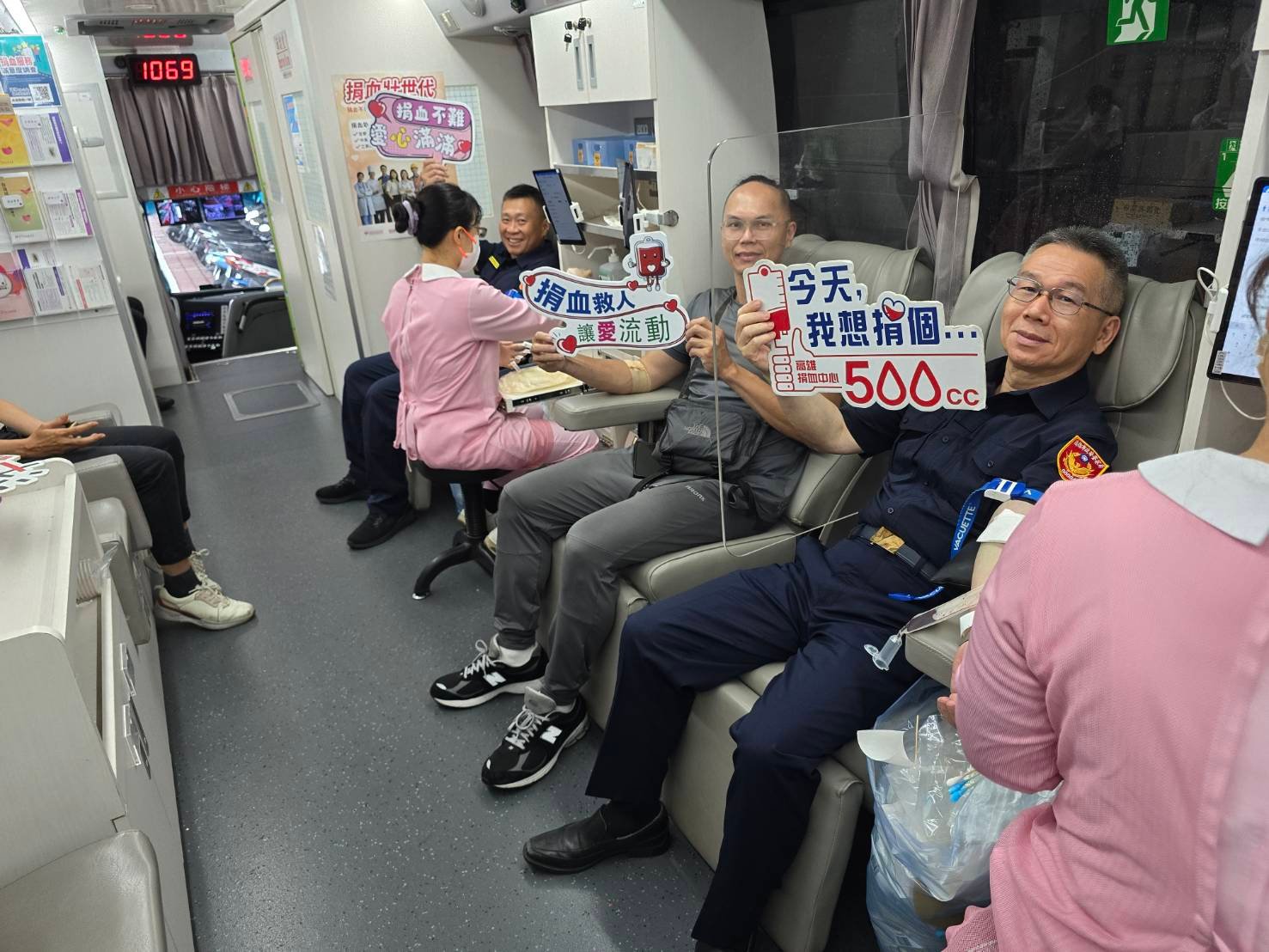 高市警鐵漢柔情 副局長率員警挽袖捐血傳愛