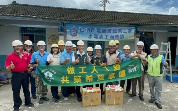 南市「做工行善團」頂著烈陽 用汗水縫補破碎的老屋 完成第331戶修繕案