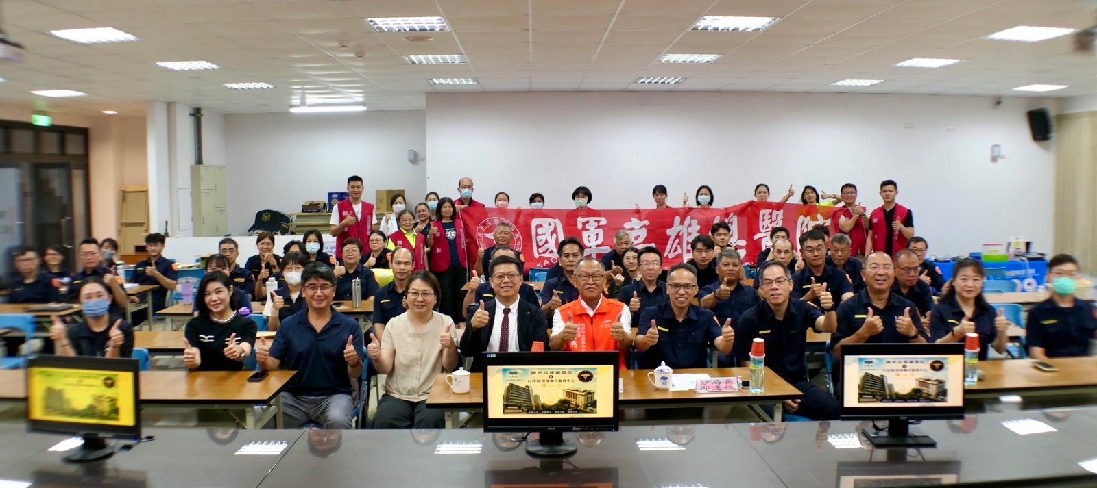 行政院南服中心攜手醫療團隊守護警察健康 推猝死預防講座及免費健檢