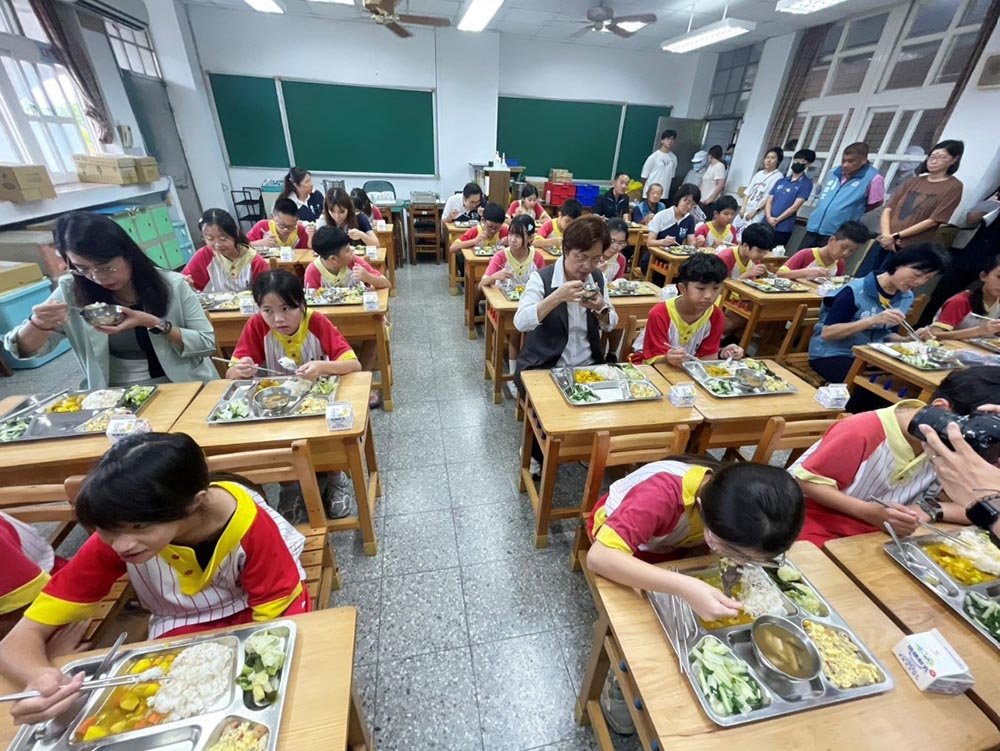 王惠美視察彰化校園午餐整備 從產地到餐桌守護學童健康
